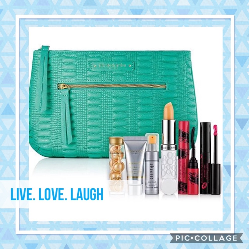 Elizabeth Arden Cosmetic Bag Set